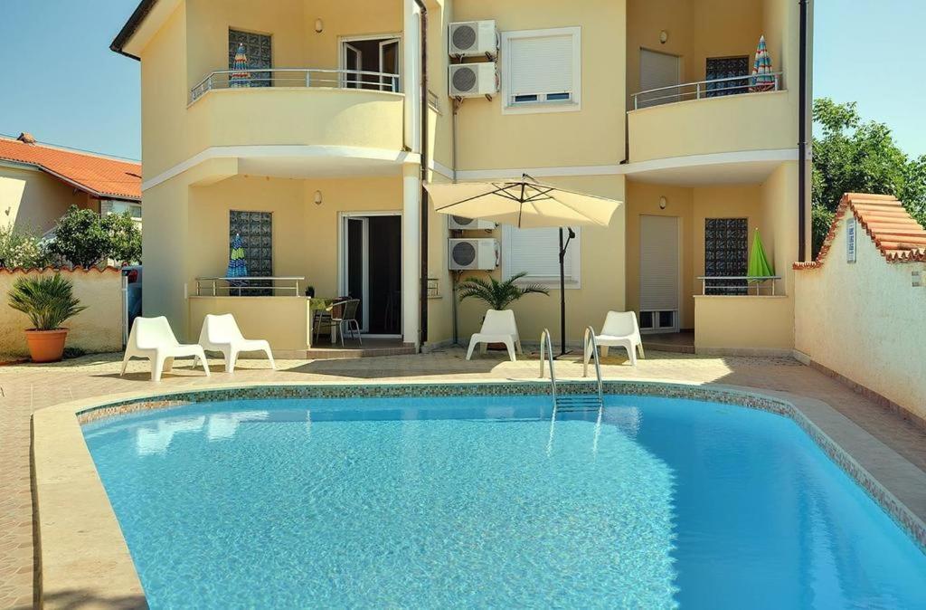 Apartmani Strigo メドゥリン エクステリア 写真